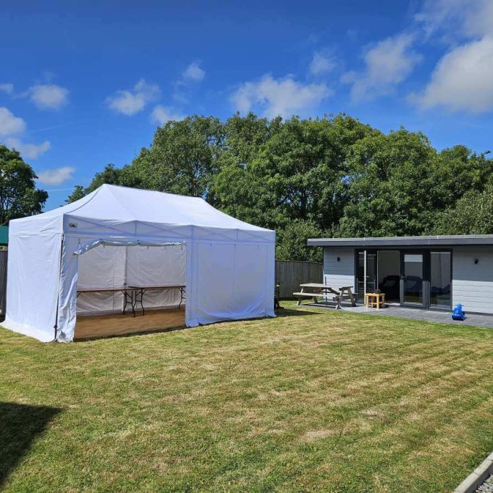 Pop-Up Marquee / Gazebo